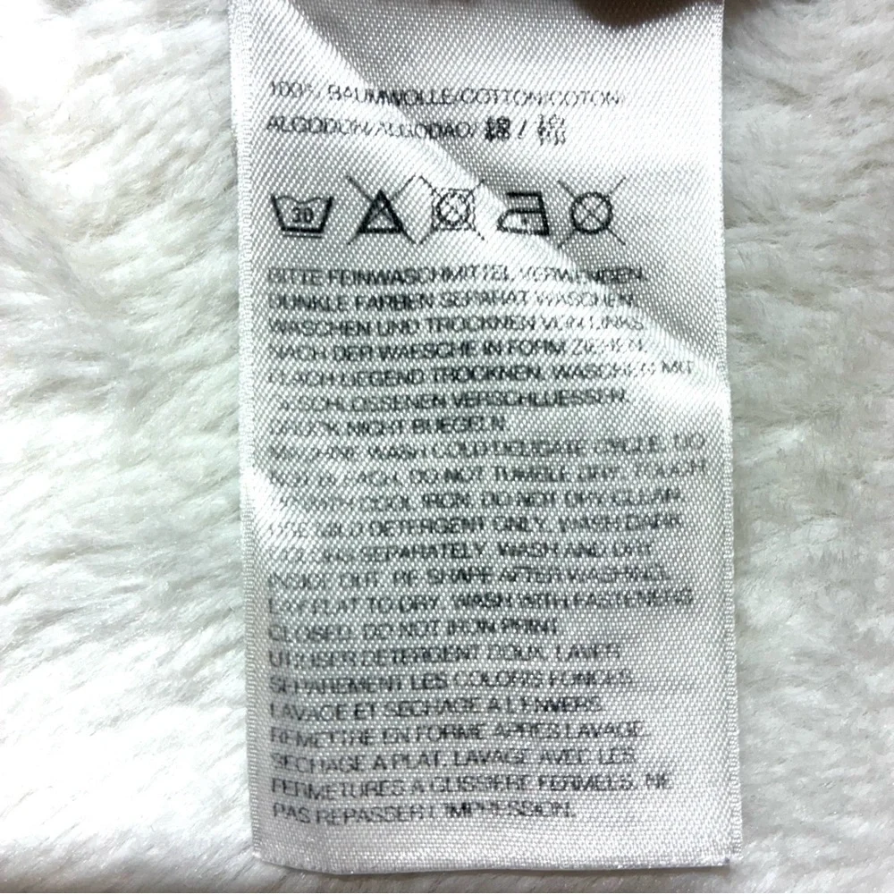 Y-3 Stylish Men Polo Shirt, Size XL - Picture 5 of 8